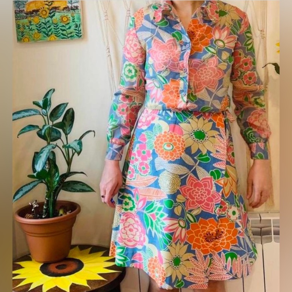 Vintage 1960s floral print Saks Fifth Avenue blouse and skirt set